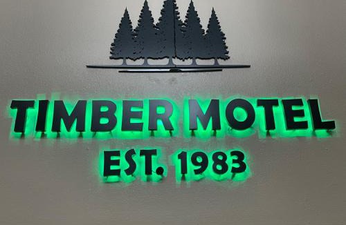 Clinton Hotel | Timber Motel