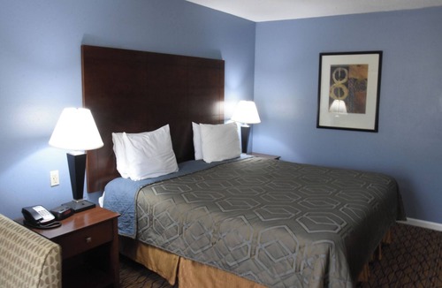 Clinton Hotel | Timber Motel