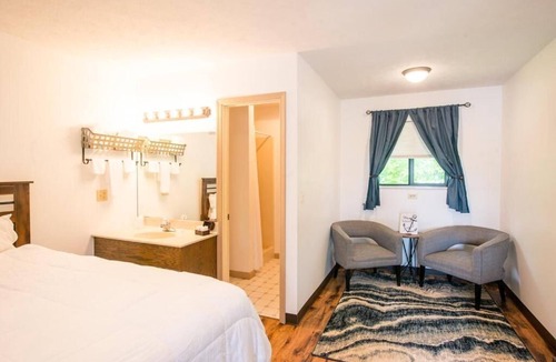 Jamestown Cabin | Timber Pointe Resort