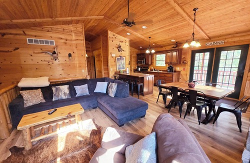 Harpers Ferry Cabin | Timber Ridge Lodge -HOT TUB- POOL