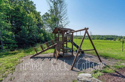 Muskoka Lakes Cottage | Timber Rock Cottage- Lakefront Muskoka Cottage