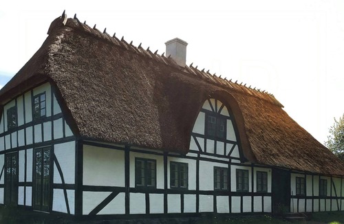 Faaborg House | Timbered house in the woods near Holstenshuus