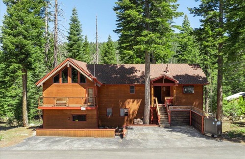 Kingswood Estates House | Timberhaus - Pool Table, BBQ, Hot Tub