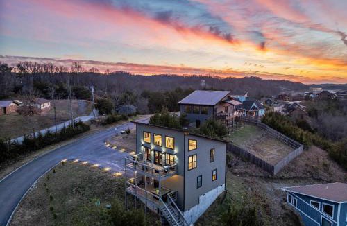 Sevierville House | Timberlake Retreat Villa - Built 2024