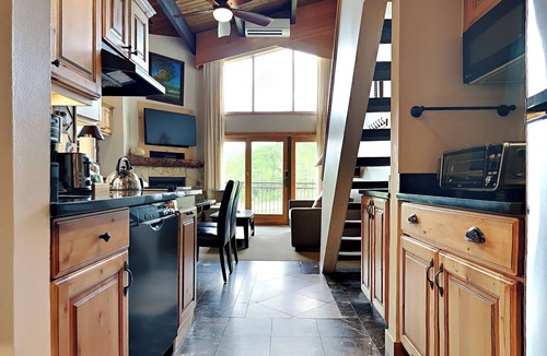 Snowmass Village Condo | Timberline 317 Studio Loft Deluxe ~ Hot Tub~Pool~WiFi~Ski-in/out~Local Shuttle