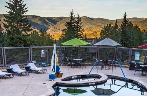 Snowmass Village Condo | Timberline 317 Studio Loft Deluxe ~ Hot Tub~Pool~WiFi~Ski-in/out~Local Shuttle