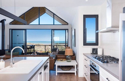 Middleton House | Timbers ByThe Sea: Beachfront Bliss with Fireplace