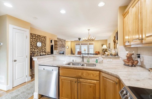 Foscoe Condo | Timbers I-1- Mtn Condo, Gated Resort, Indoor/Outdoor Pools & Hot Tub, Two Levels