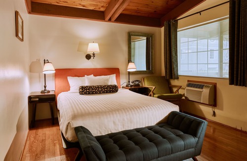 Downtown Eugene Hotel | Timbers Inn
