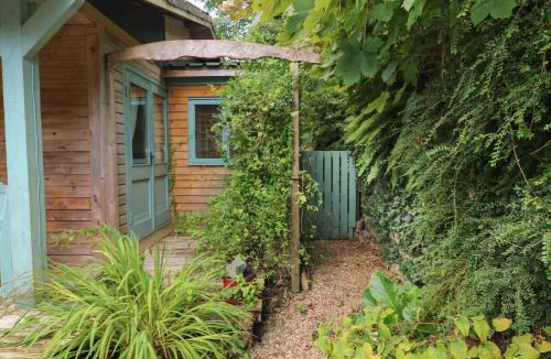 Cosheston House | Timbertwig Lodge