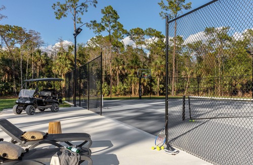 Naples House | ✰ Time 4 U Estate: Hot tub, heated Pool, Tennis Court, Pickleball & Bocce Ball
