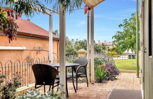 Semaphore Apartment | Time and Tide Hideaway - A Spacious Beachside Escape