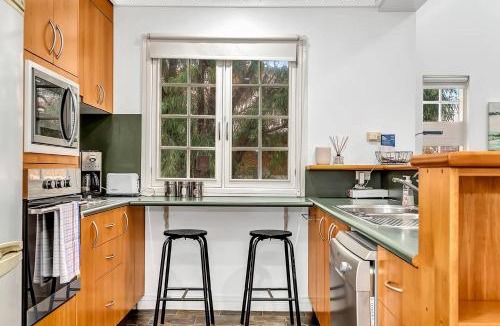 Semaphore Apartment | Time and Tide Hideaway - A Spacious Beachside Escape