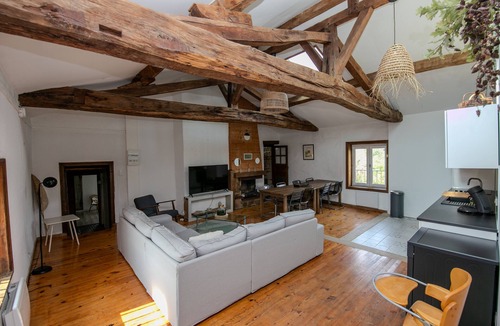 Ars-sur-Formans Apartment | TIME GOLD