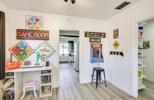 Heart of Lubbock Cottage | Time Machine: Games Galore in Lubbock Home By Ttu!