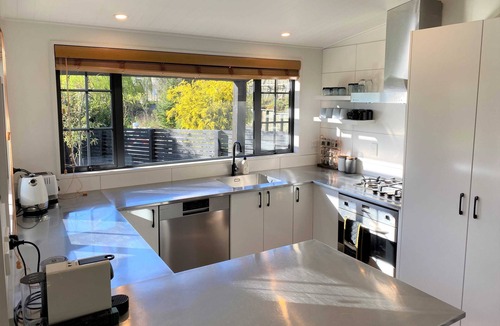 Wanaka House | TIME OUT in Wanaka Su