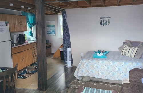 Town of Benton Cottage | Time Peace on Seneca Lake- Peaceful Lakefront Wine Trail Retreat