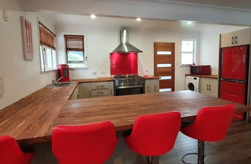 Waitarere Beach House | Time & Tide Holiday Stay