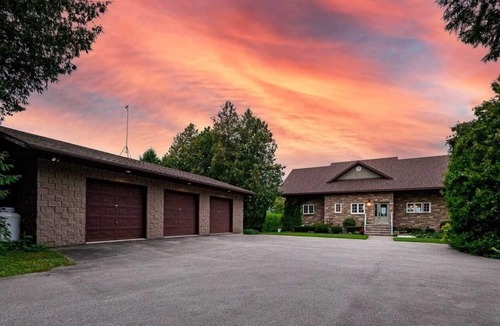 Colpoys Bay Villa | Time to create memorable moments at Villa-Jasmine, book your dates right away!
