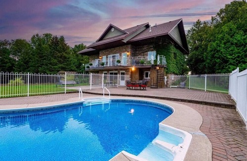 Colpoys Bay Villa | Time to create memorable moments at Villa-Jasmine, book your dates right away!