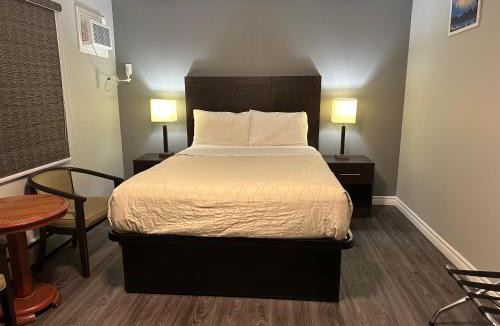 Pembroke Hotel | Time Travellers Motel
