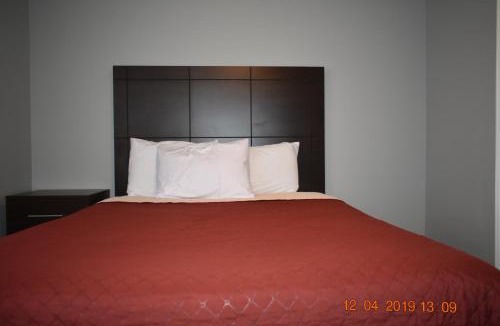 Pembroke Hotel | Time Travellers Motel