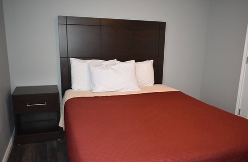 Pembroke Hotel | Time Travellers Motel