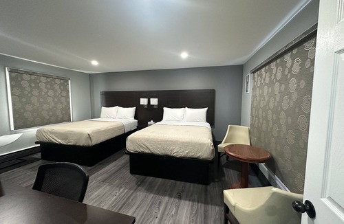 Pembroke Hotel | Time Travellers Motel