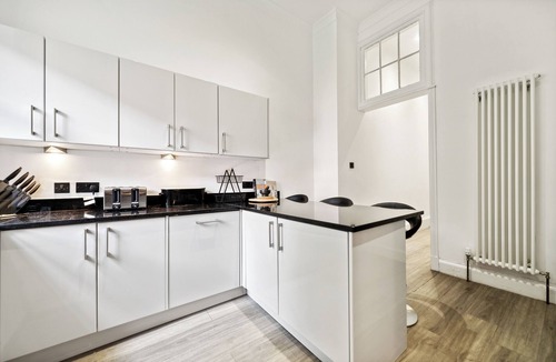 Finnieston Apartment | Timeless 5 Bed Duplex Flat