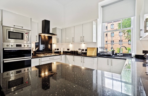 Finnieston Apartment | Timeless 5 Bed Duplex Flat
