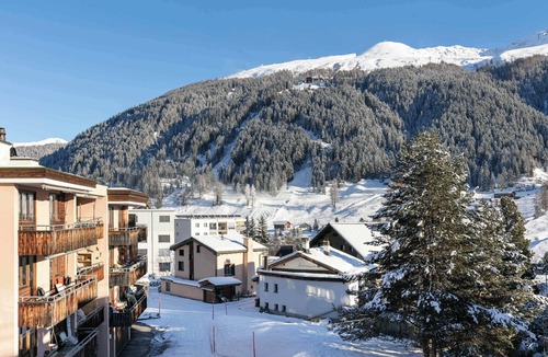 Davos Apartment | Timeless Alpine Stay, Terrace, Central Davos