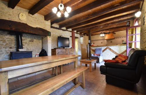 Saint-Leon-sur-Vezere House | Timeless Charm in Périgord