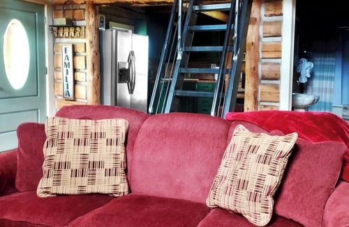 Mesa Cabin | Timeless Creekside Cabin: Views & Wildlife
