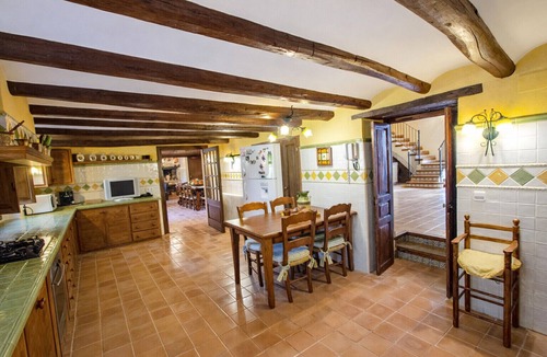 Santa Oliva Villa | Timeless Elegance near Barcelona, 14 min to beach