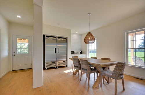 Vesta House | Timeless Hillsville Farmhouse: Blue Ridge Parkway!