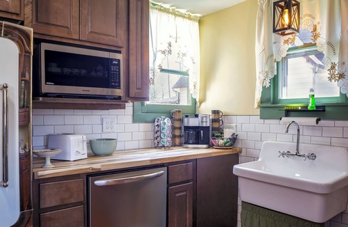 Noblesville House | Timeless on Tenth - Historic Downtown Noblesville