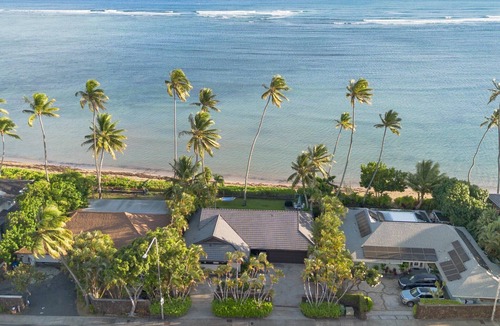 Eastern Honolulu House | Timeless Ossipoff, Beachfront Oasis!