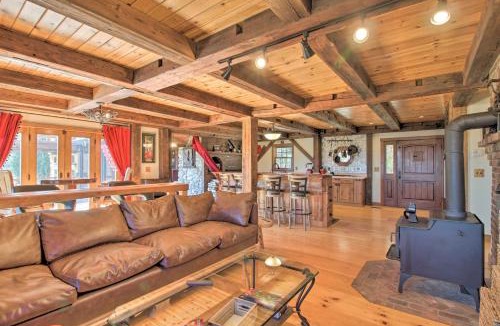 Putney House | Timeless Red Sox Retreat with Scenic Mountain Views!