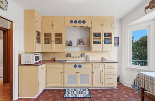 Poulsbo House | Timeless Tides Cottage | Waterfront, Sauna, Kayaks