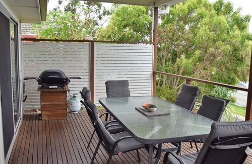 South West Rocks House | Timeout - walk to the beach