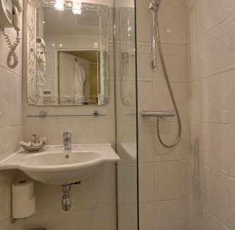 Montparnasse Hotel | Timhotel Tour Montparnasse