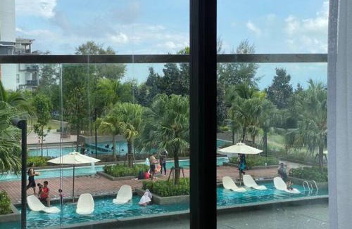 Balok Apartment | TimurBay Seafront ZarZyra Suite