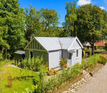 Kirriemuir House | Tin Cabin in peaceful Angus glen