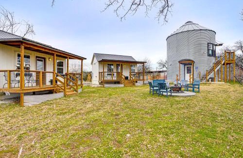 Dennis House | Tin De Blue Grainbury Silo and Cabins