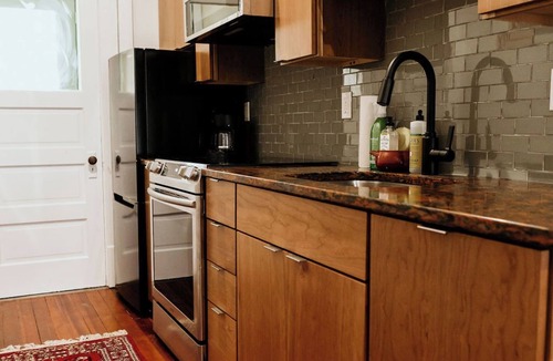 St Paul Apartment | Tin Perch Loft: vintage charm & private patio