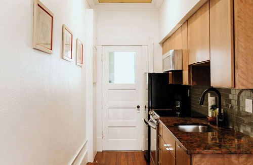 St Paul Apartment | Tin Perch Loft: vintage charm & private patio