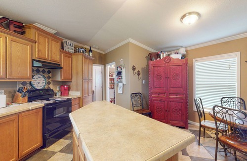 Graham House | 'Tin Star' Waterside Possum Kingdom Lake Retreat