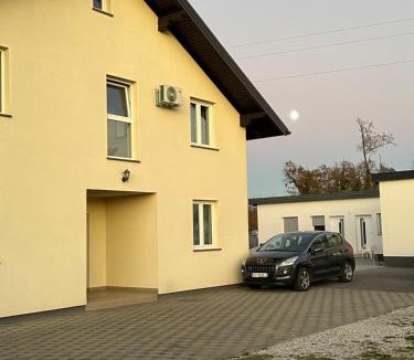 Kraljevec Sesvetski House | Tina Rooms