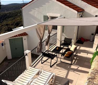 Ustrine Apartment | Tina's Sunset Haven