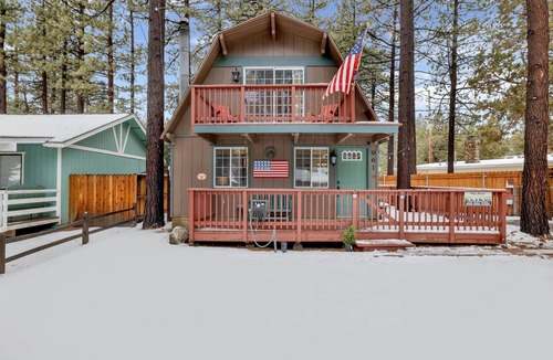 Peter Pan Cabin | Tinker Bell Gambrel Retreat Cabin at Big Bear